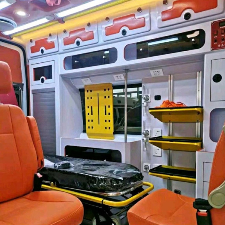 雷鸣镇长途救护车护送病人租赁价格